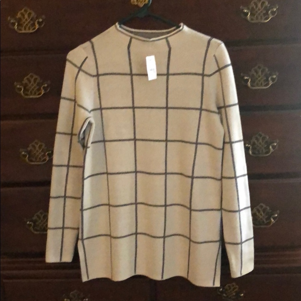White with grey window pane stripes .Brand new!